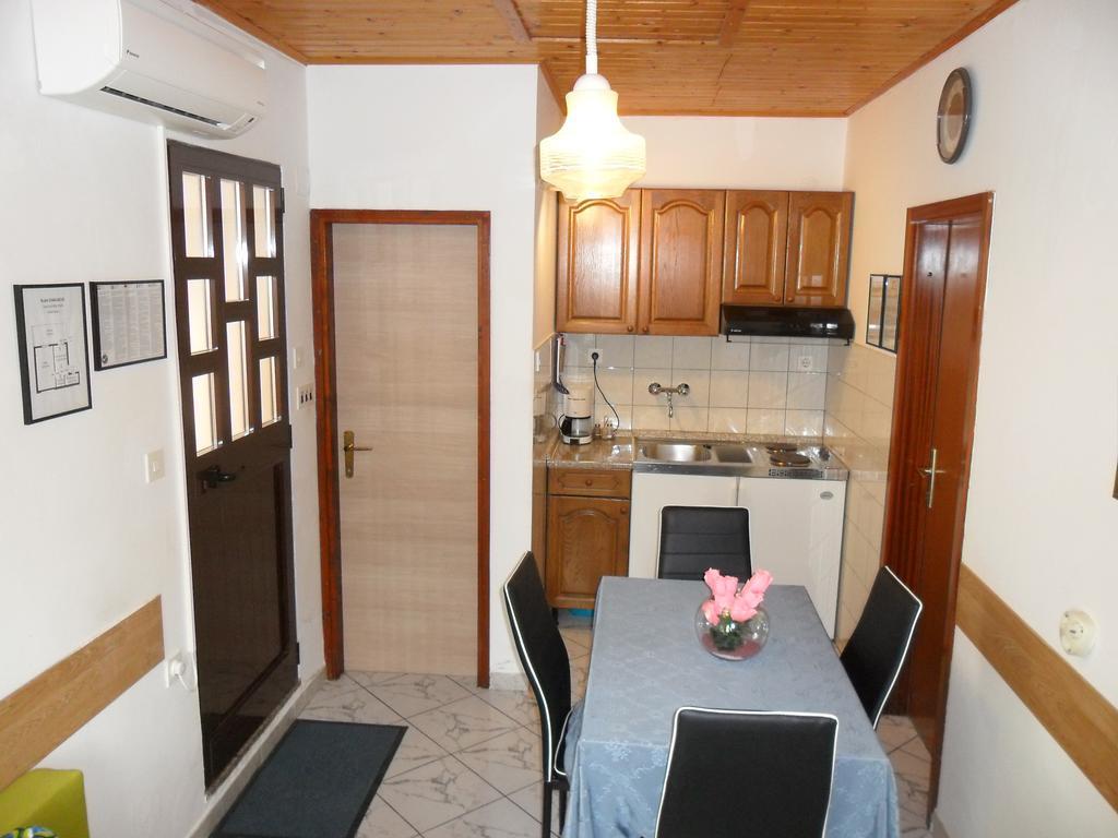 Vile Park Apartments Porec Esterno foto